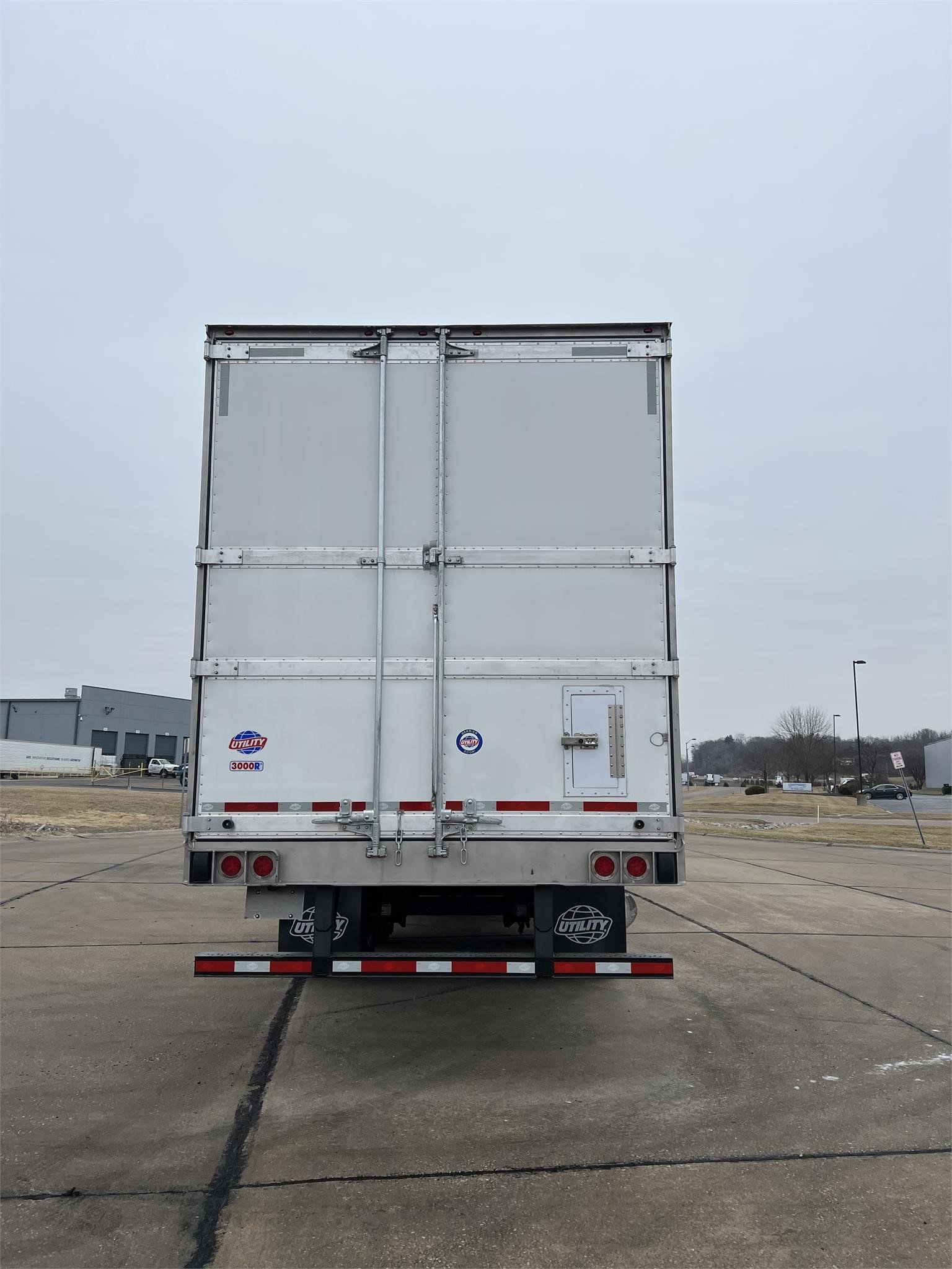 2024 UTILITY 3000R REEFER WITH FLAT FLOORS - image 5 of 6