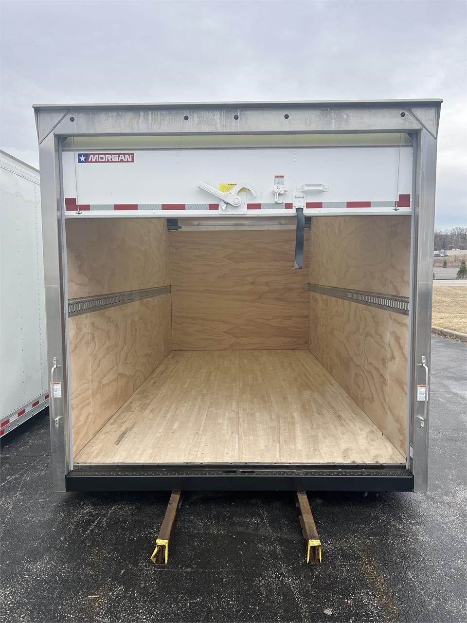 2024 MORGAN 16 FT - image 2 of 5