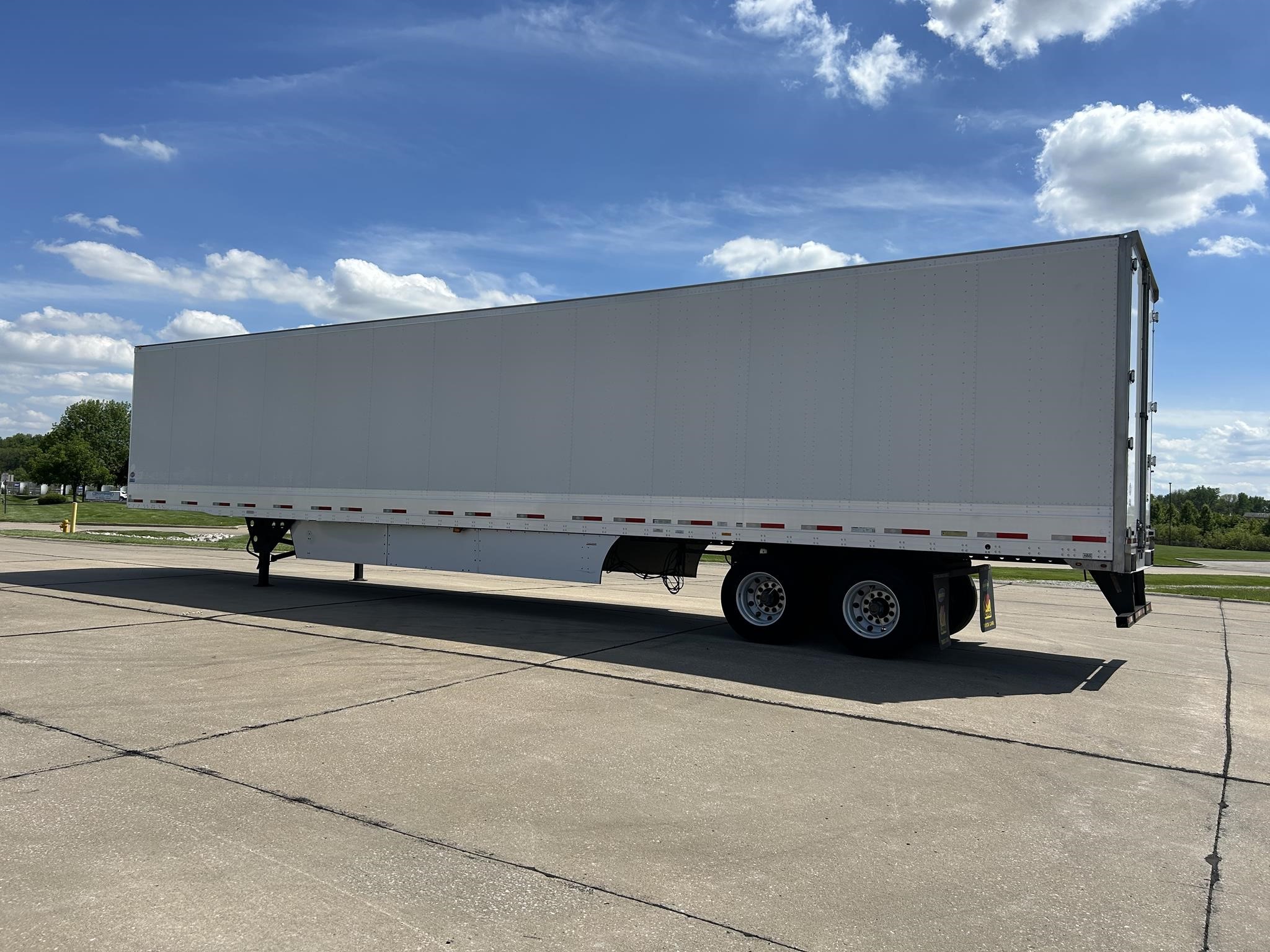 2019 UTILITY 4000D-X - image 3 of 6