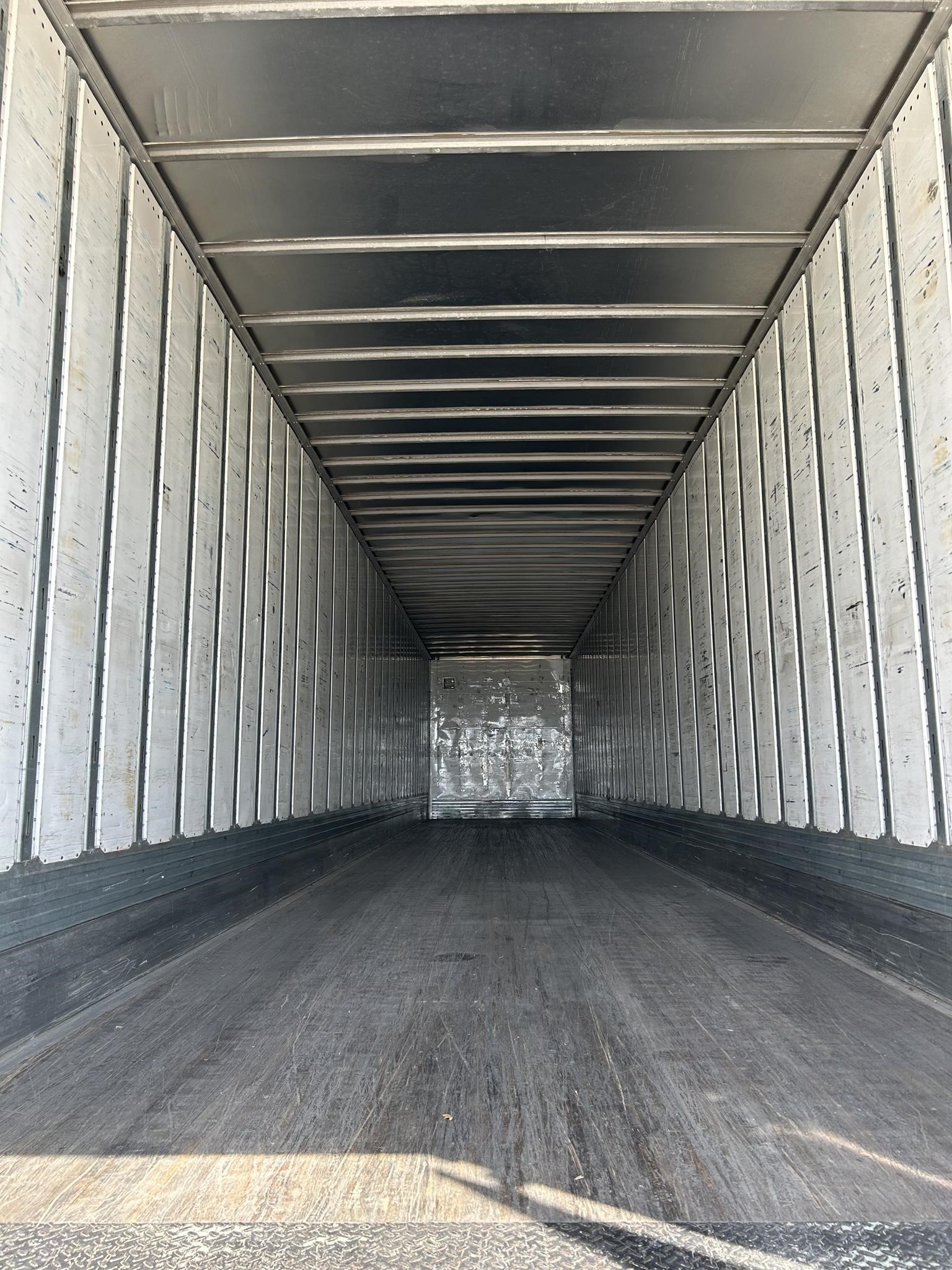 2019 UTILITY 4000D-X - image 6 of 6
