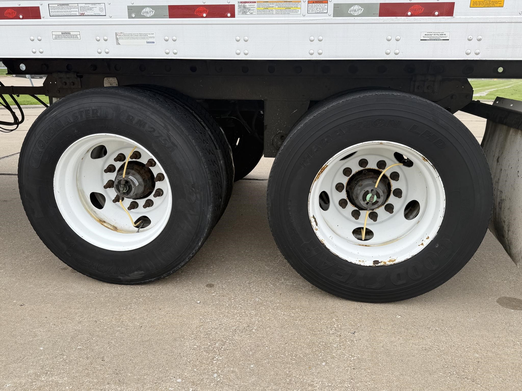 2015 UTILITY 4000D-X - image 5 of 6