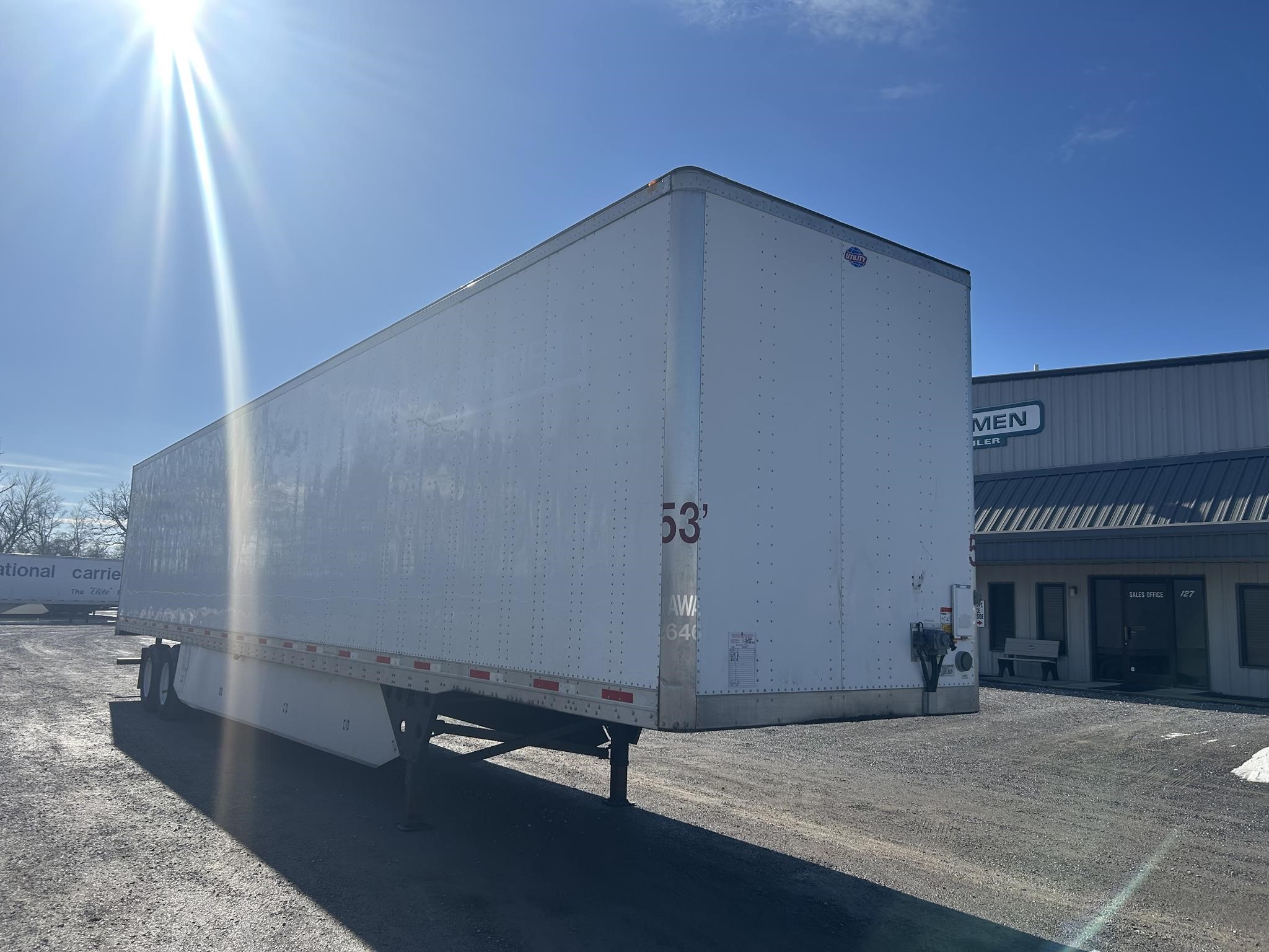 2018 UTILITY 4000D-X - image 2 of 5