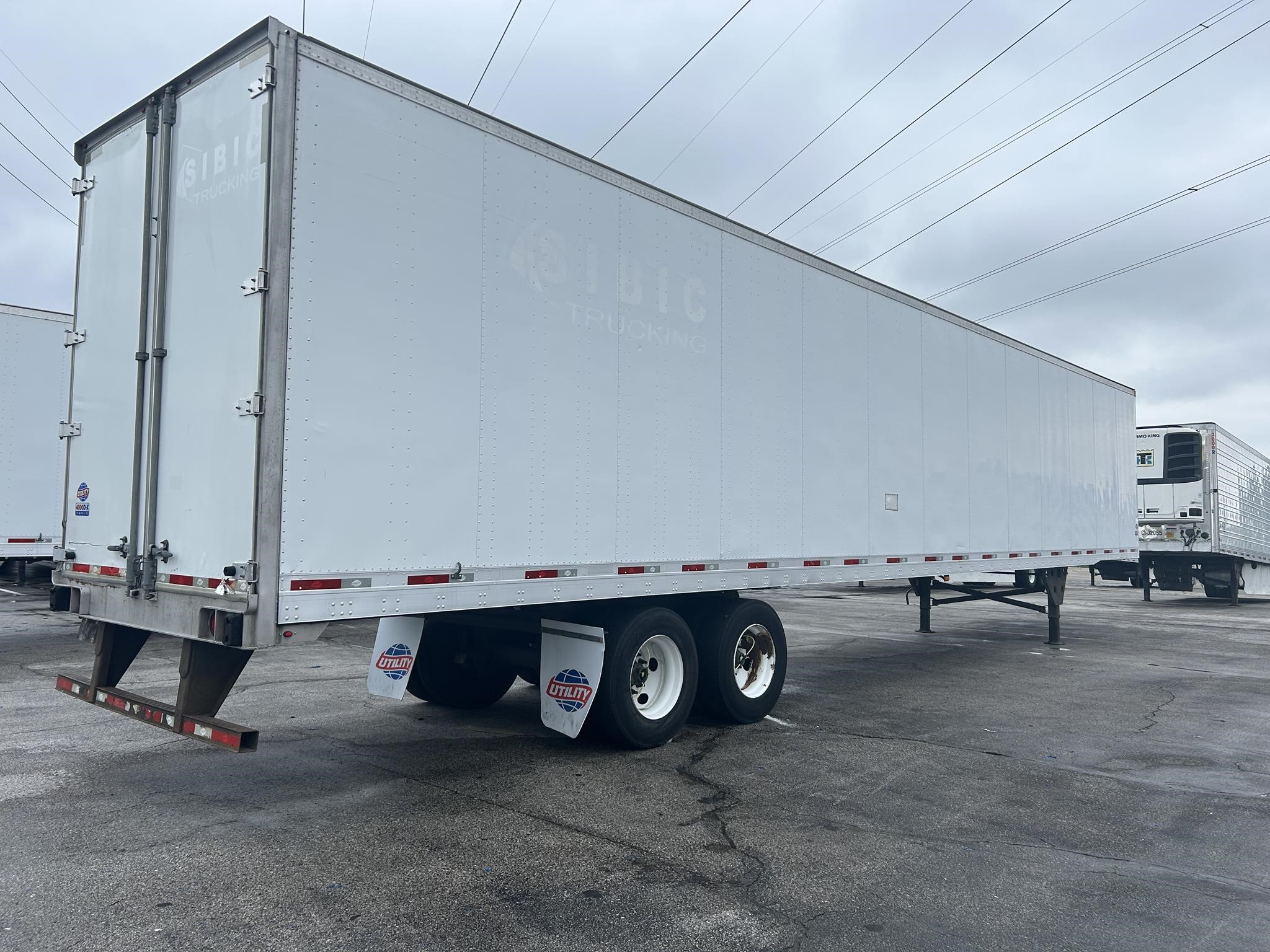2014 UTILITY 4000D-X - image 2 of 6