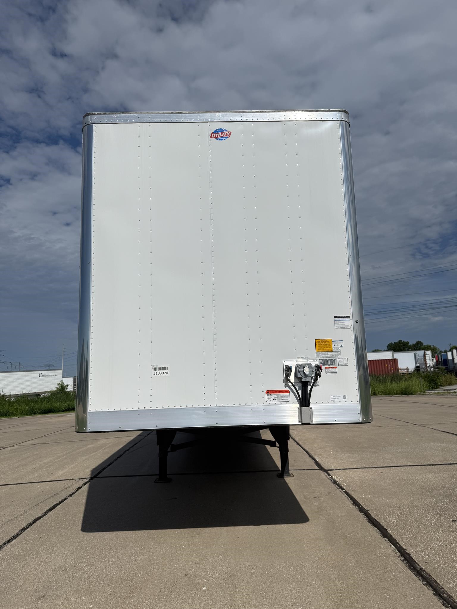 2025 UTILITY 4000D-X TBR - image 2 of 6