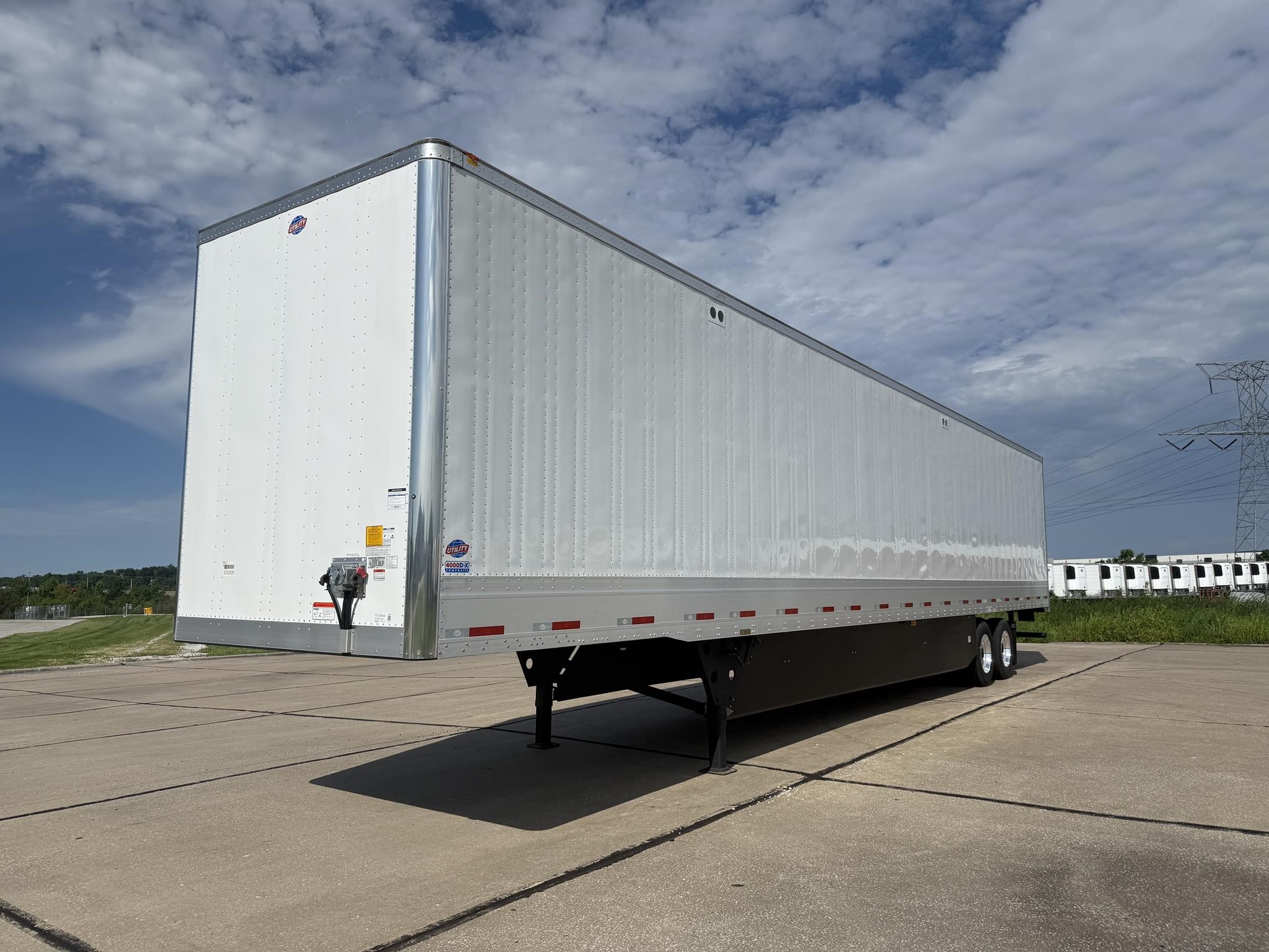 2025 UTILITY 4000D-X TBR - image 1 of 6