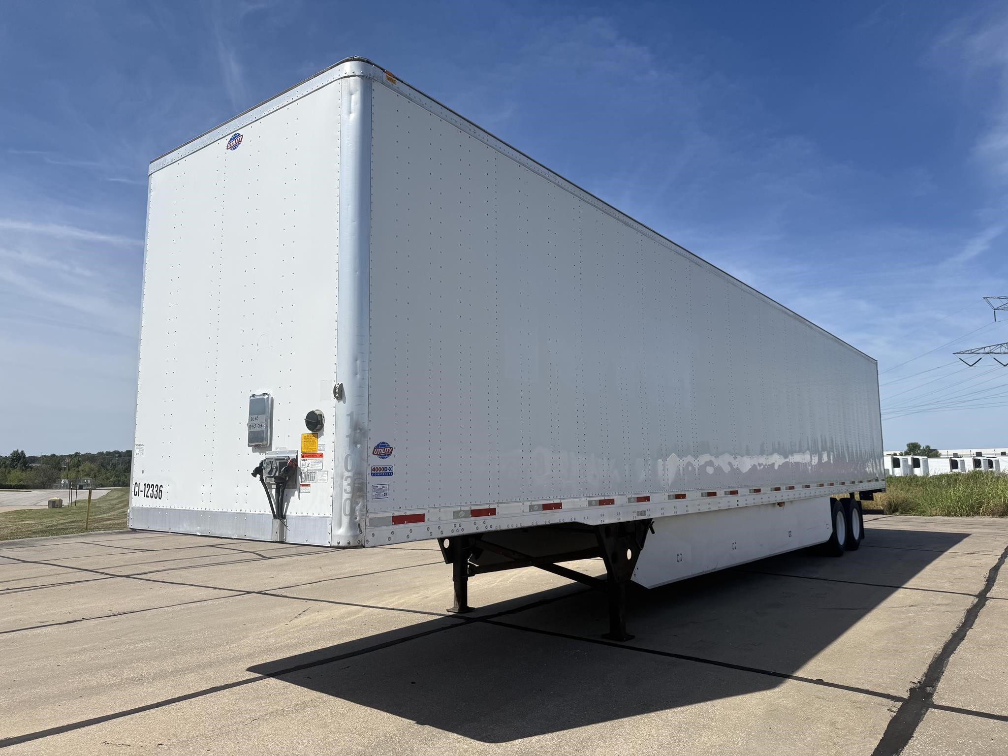 2019 UTILITY 4000D-X - image 3 of 6