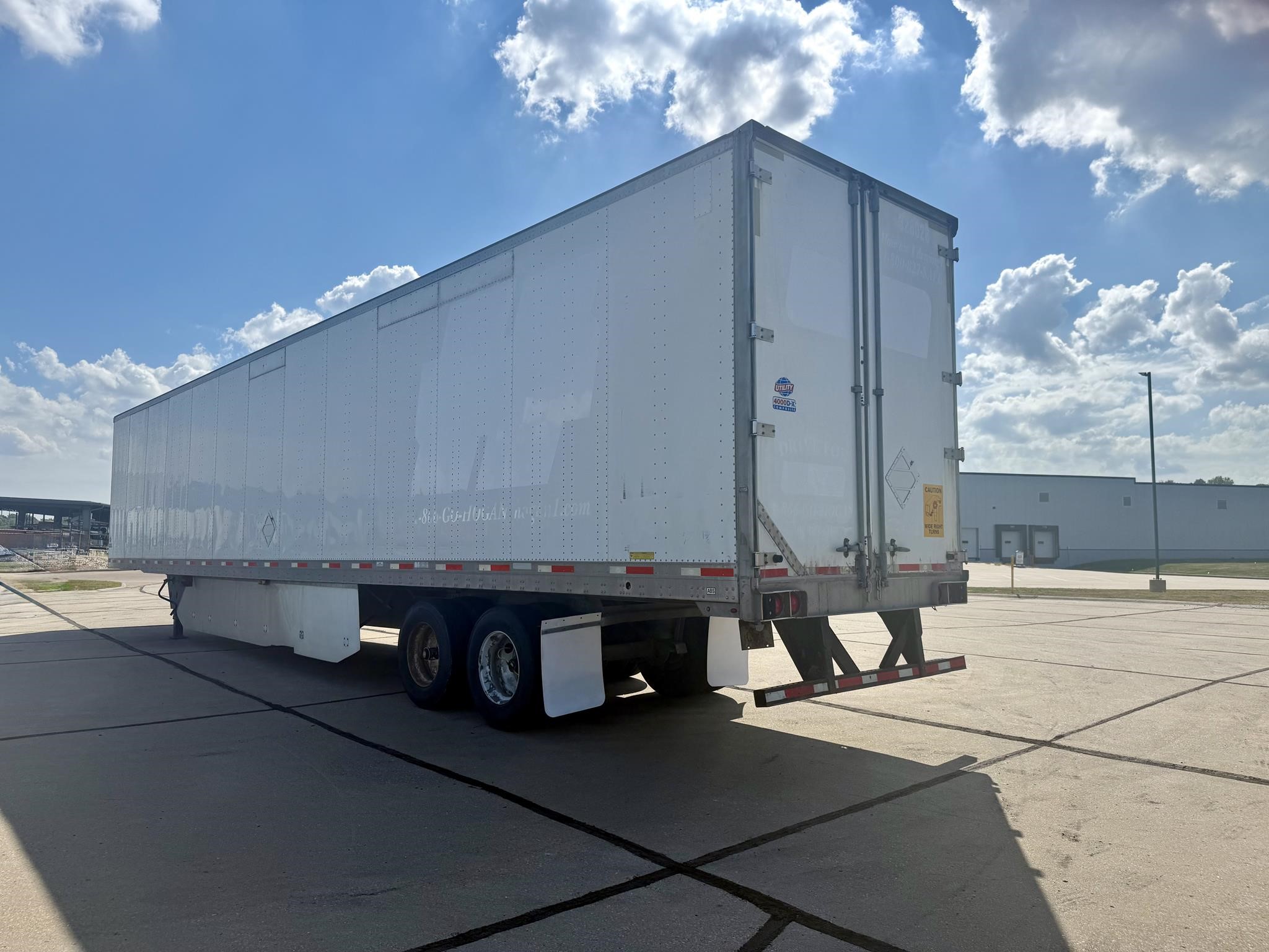 2012 UTILITY 4000D-X 10013679851 2012 UTILITY 4000D-X 10013679851