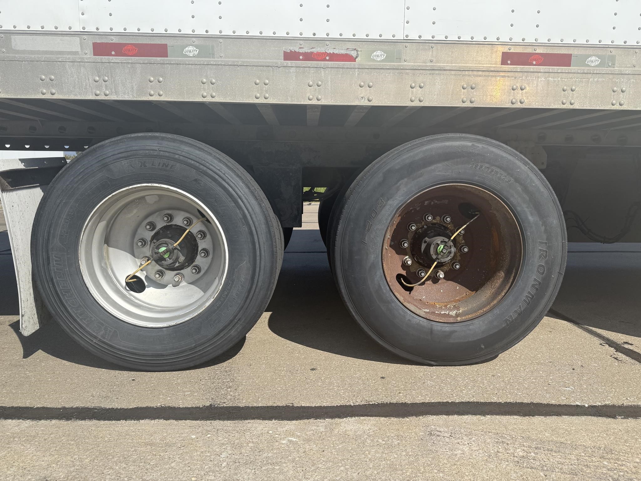 2012 UTILITY 4000D-X 10013679879 2012 UTILITY 4000D-X 10013679879