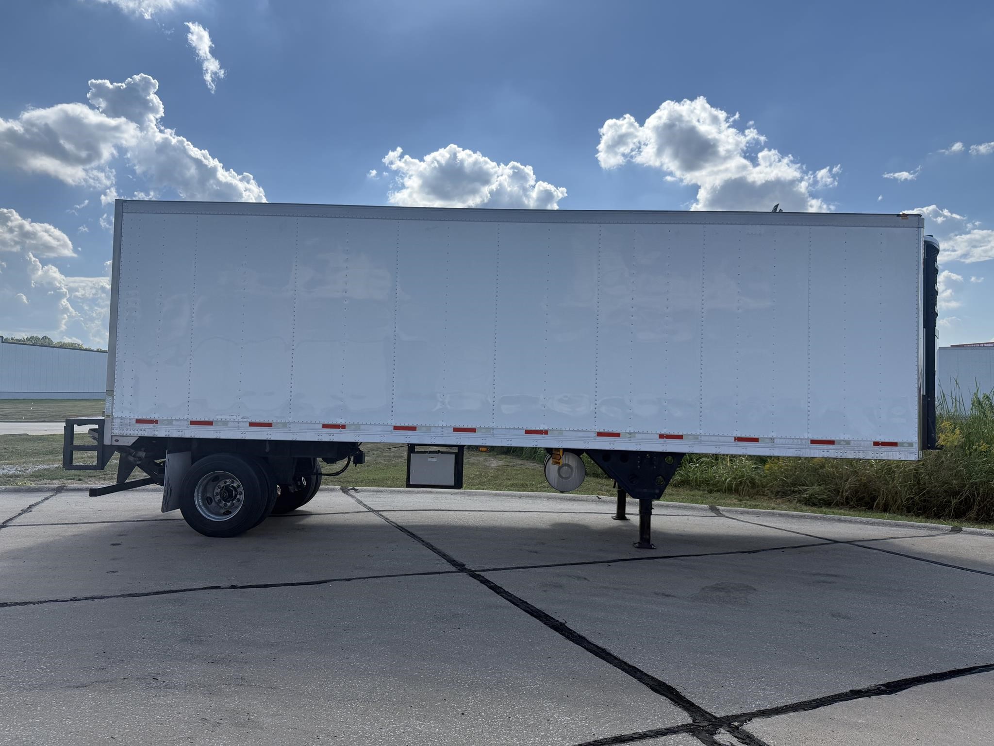 2017 UTILITY 3000R - image 3 of 6