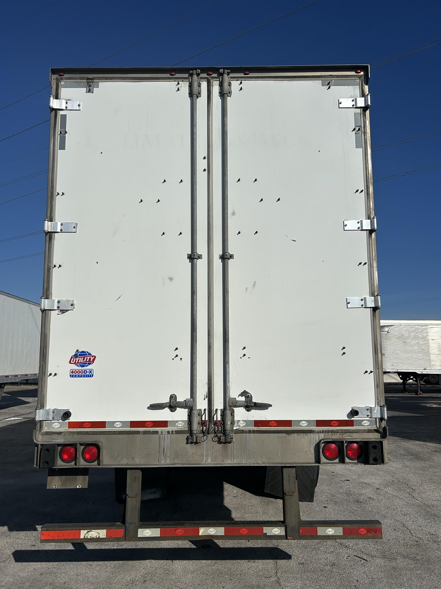 2017 UTILITY 4000D-X 10020521424 2017 UTILITY 4000D-X 10020521424