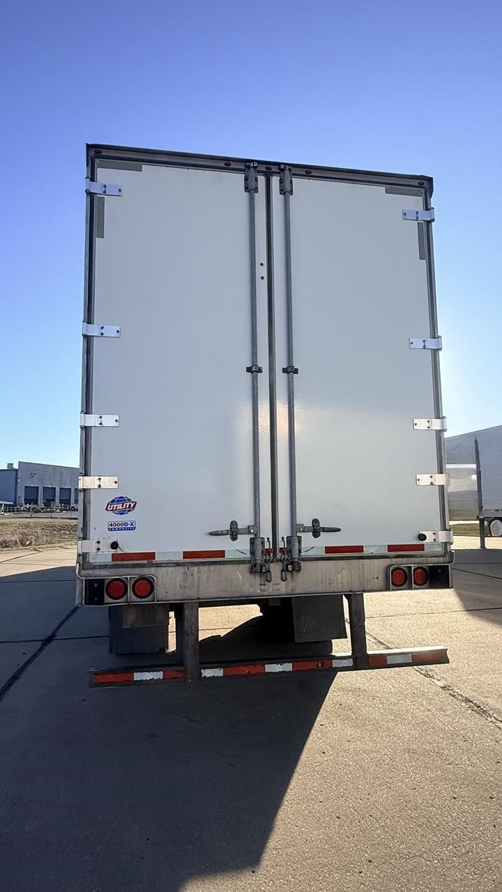 2018 UTILITY 4000D-X 11001405860 2018 UTILITY 4000D-X 11001405860