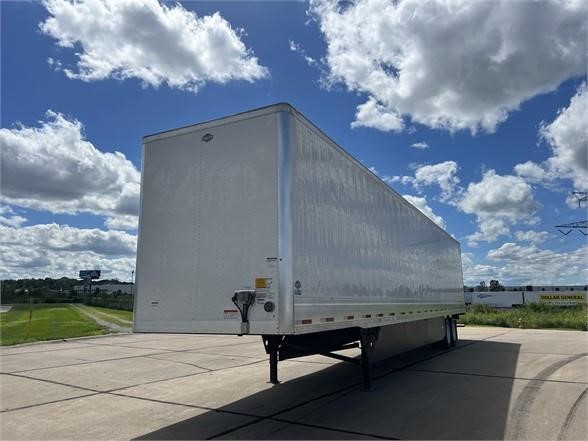 2027 UTILITY 4000D-X - image 3 of 6