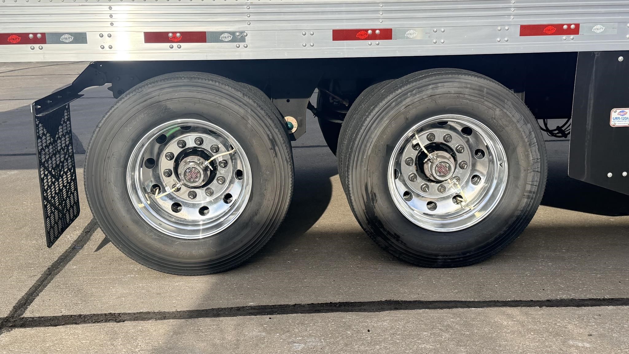 2027 UTILITY 3000R 10026237720 2027 UTILITY 3000R 10026237720