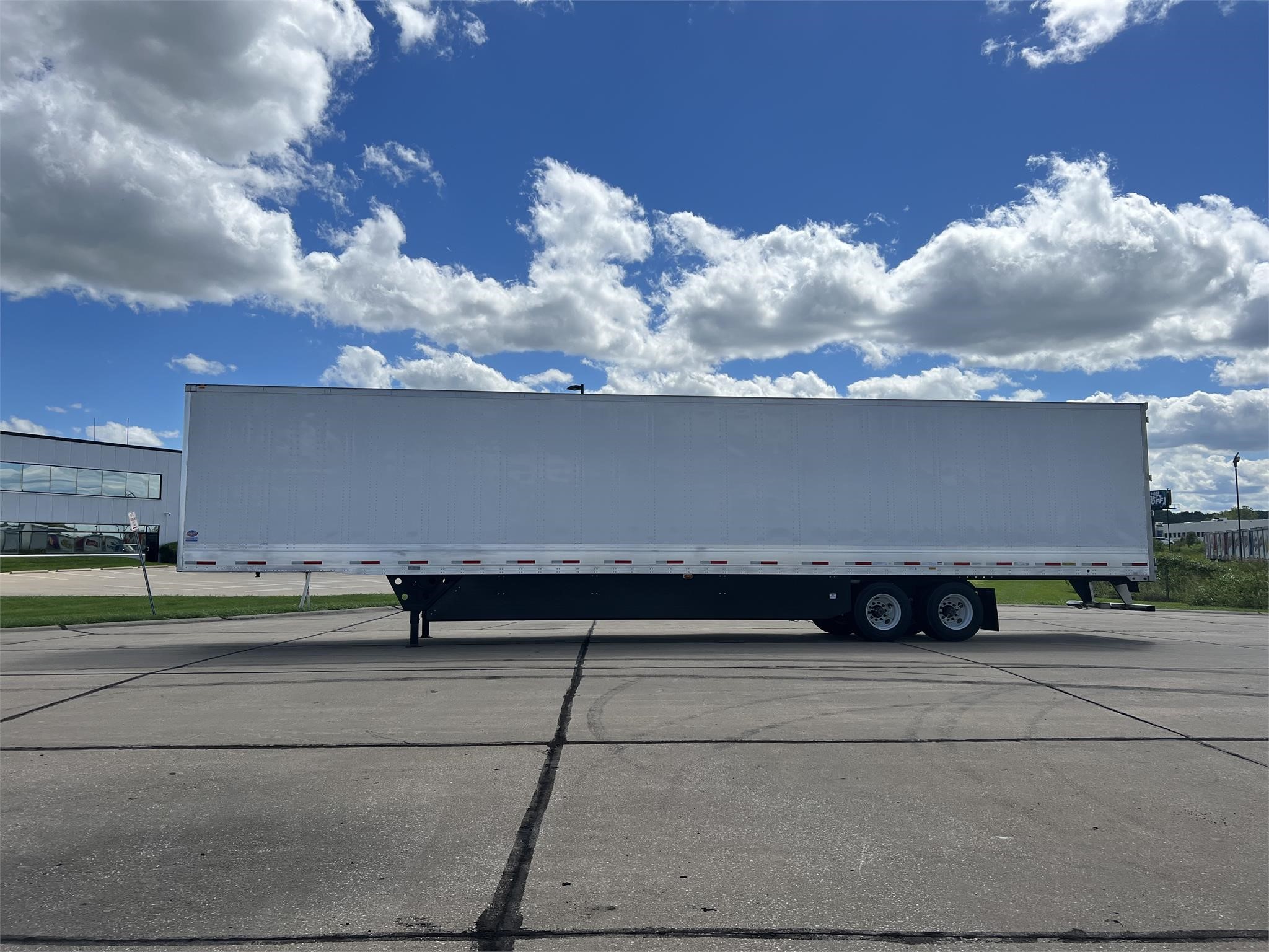 2027 UTILITY 4000D-X TBR 2027 UTILITY 4000D-X TBR - image 5 of 6