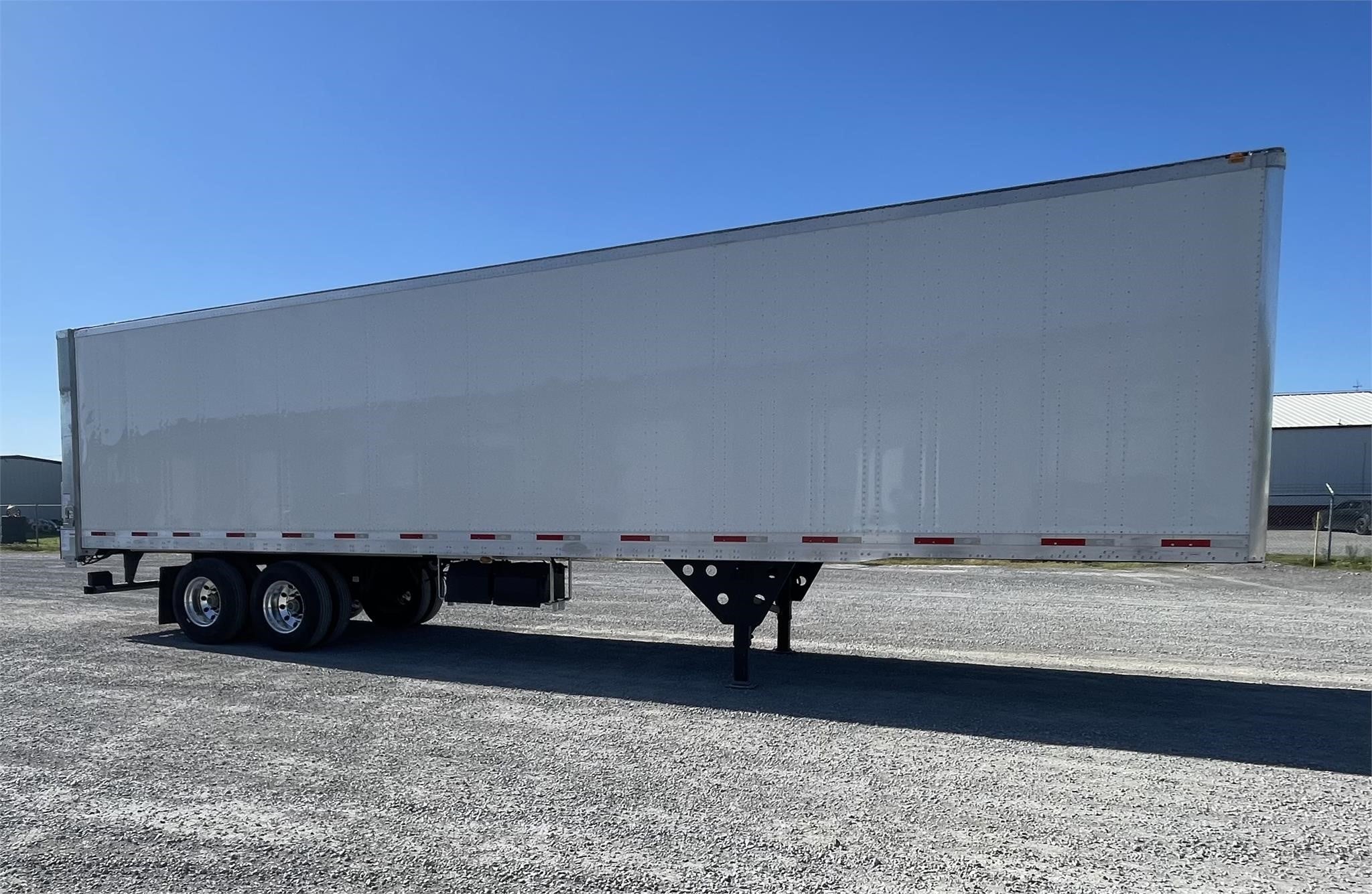 2027 UTILITY 4000D-X 2027 UTILITY 4000D-X - image 2 of 6