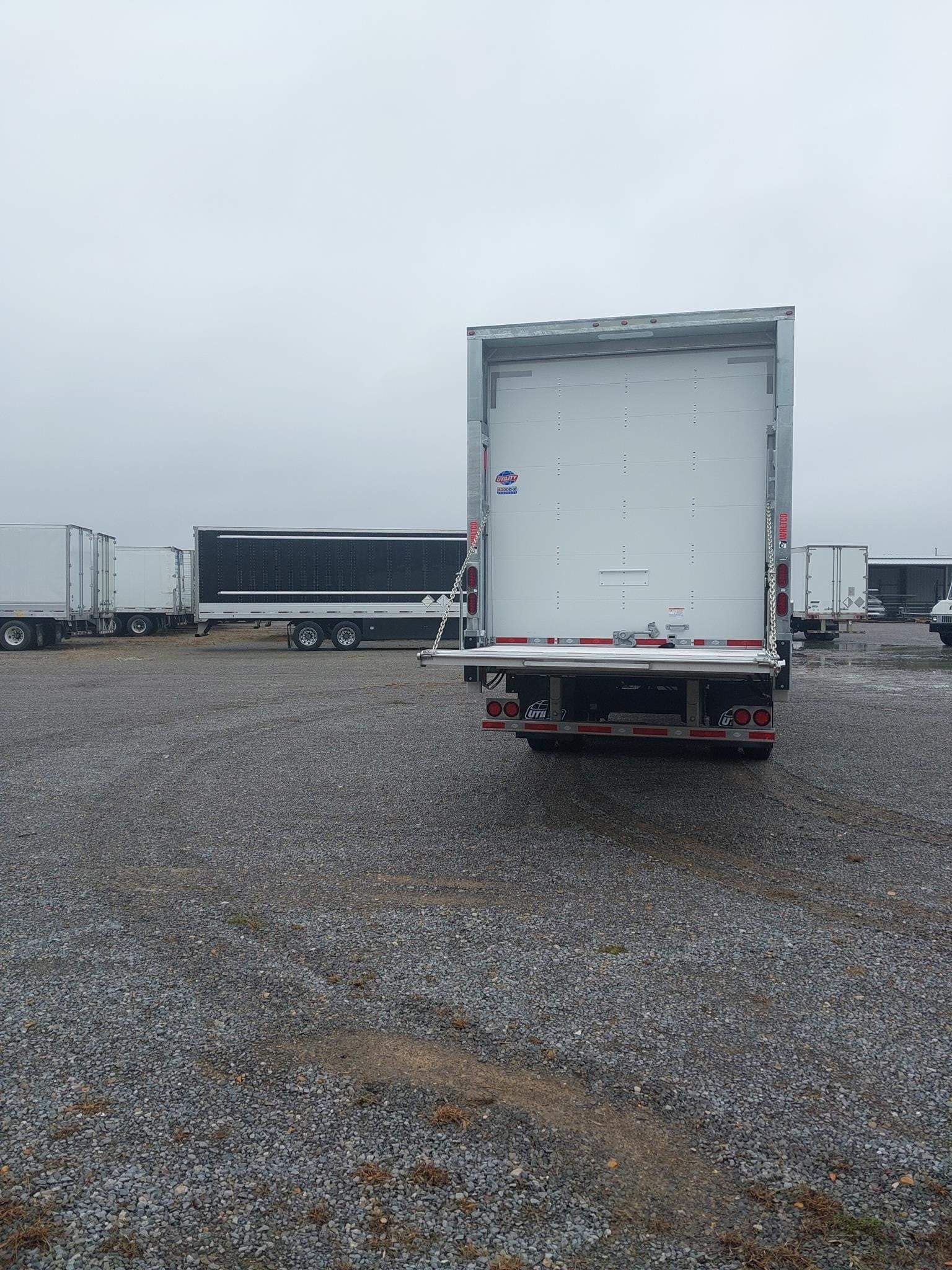 2027 UTILITY 4000D-X 2027 UTILITY 4000D-X - image 6 of 6