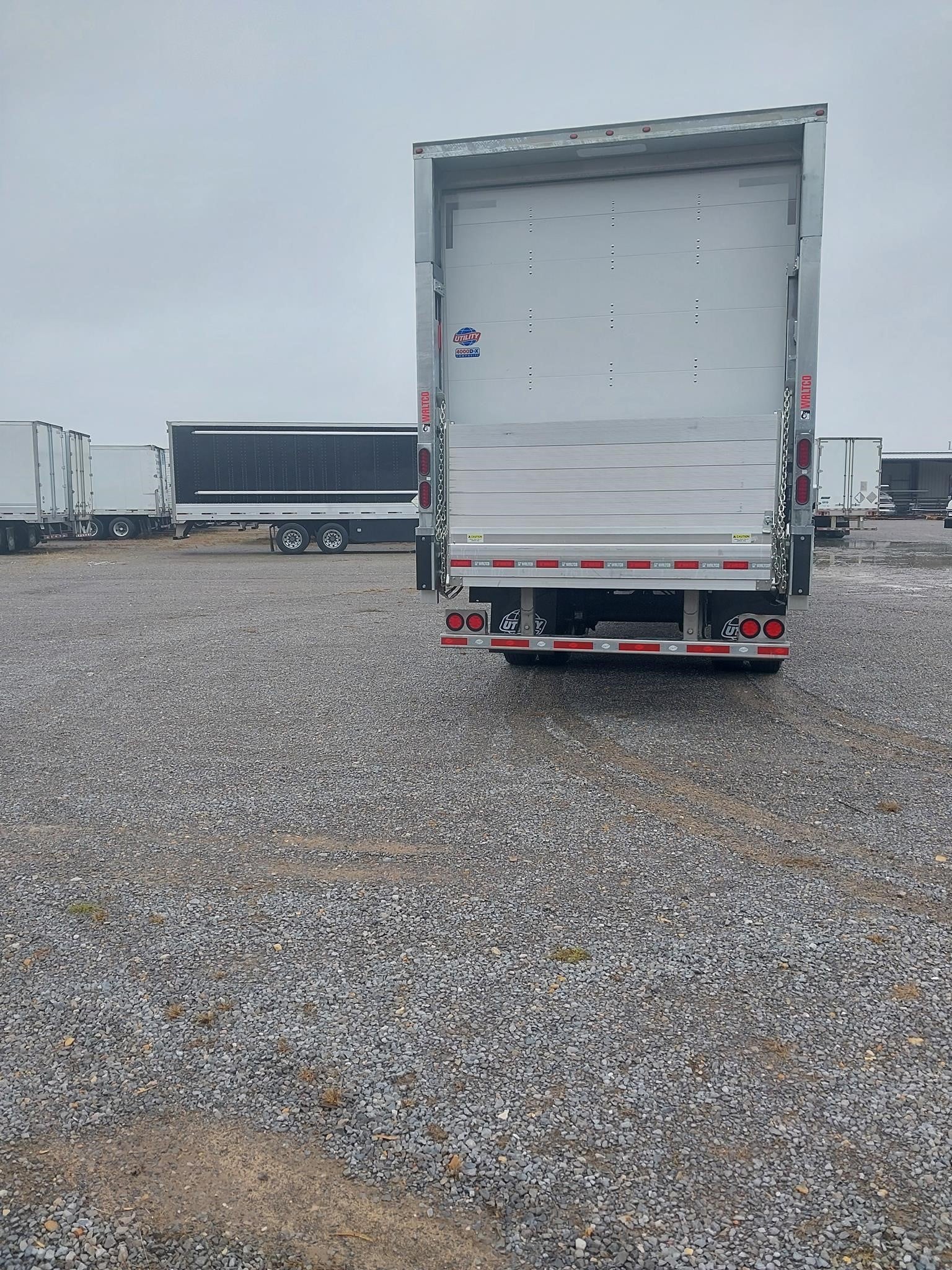 2027 UTILITY 4000D-X 10021774004 2027 UTILITY 4000D-X 10021774004