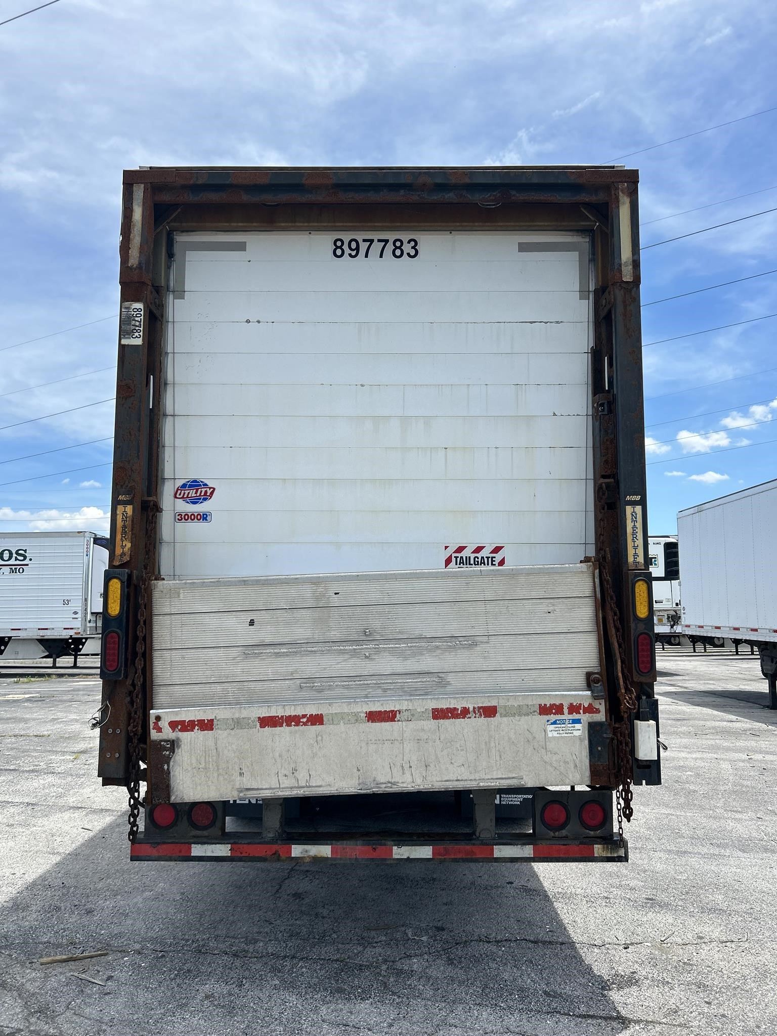 2011 UTILITY 3000R 11034476136 2011 UTILITY 3000R 11034476136