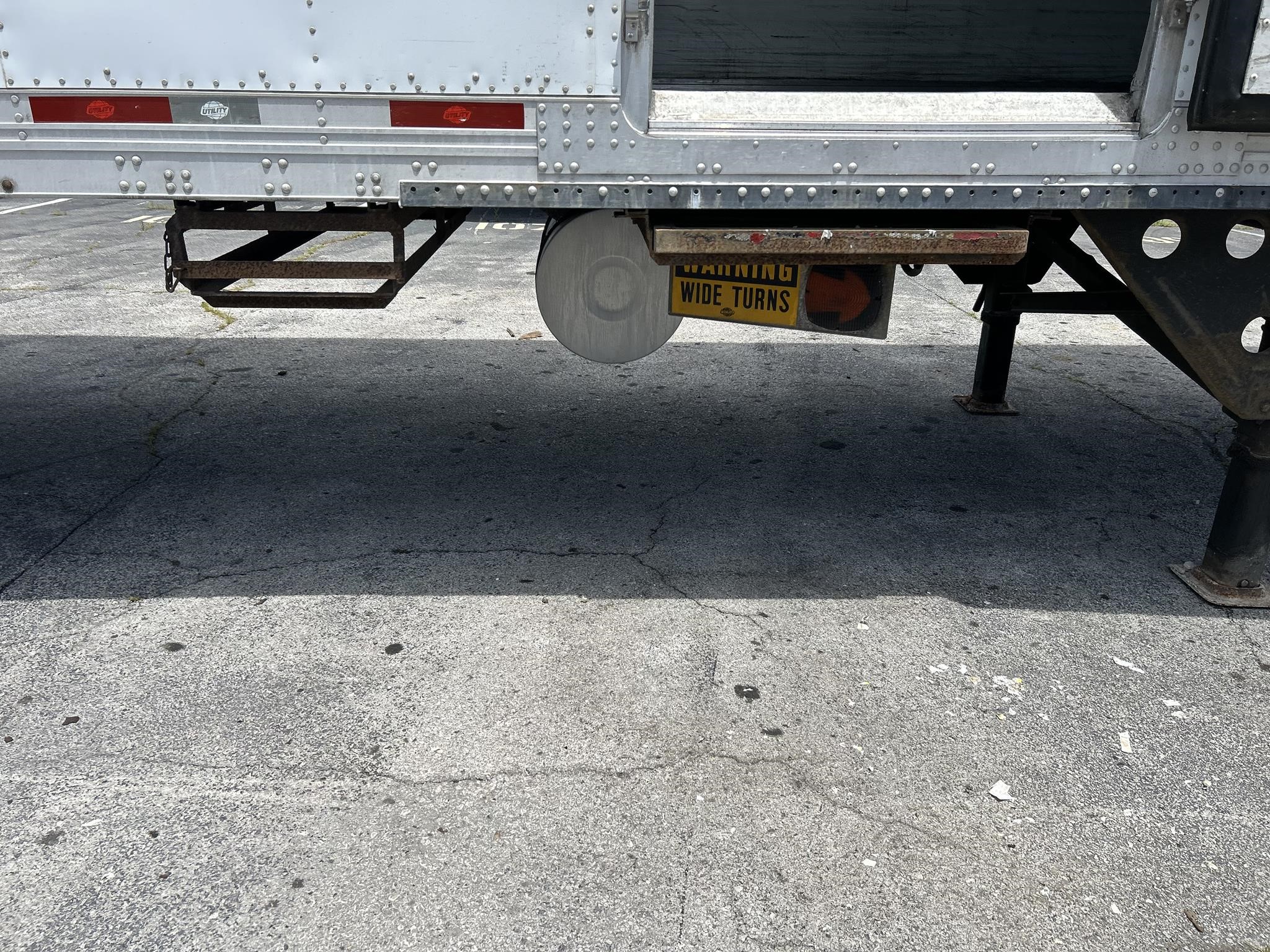 2011 UTILITY 3000R 11034476198 2011 UTILITY 3000R 11034476198