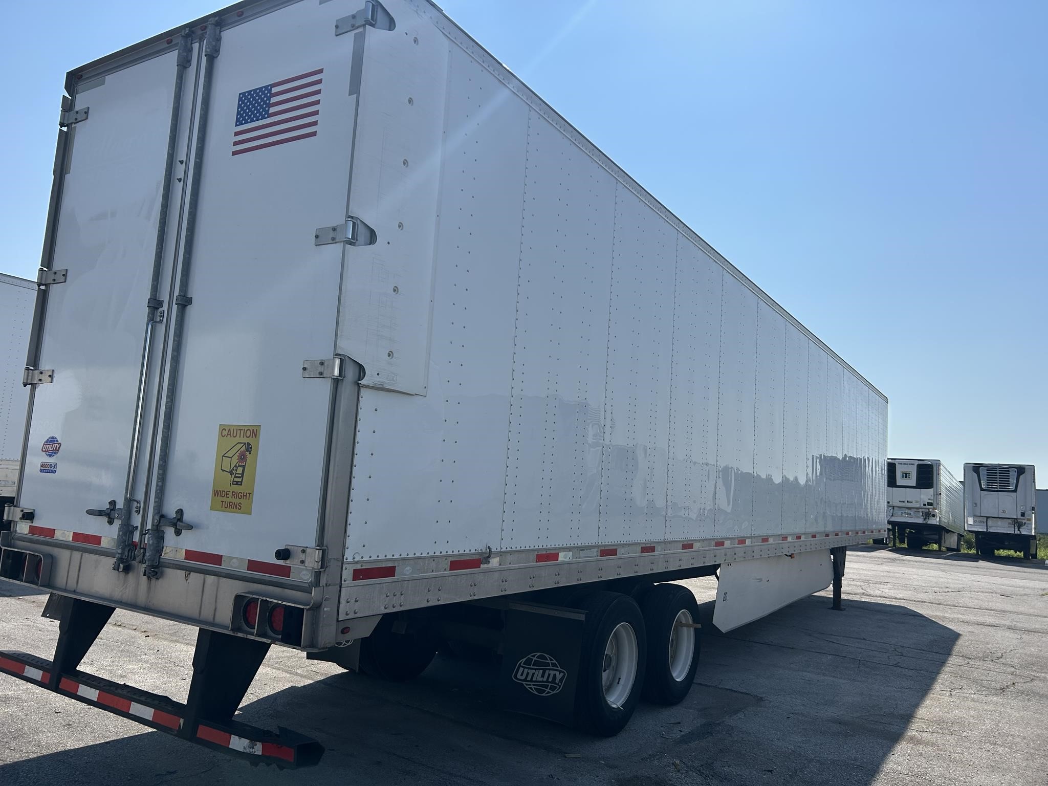 2022 UTILITY 4000D-X 11042033539 2022 UTILITY 4000D-X 11042033539