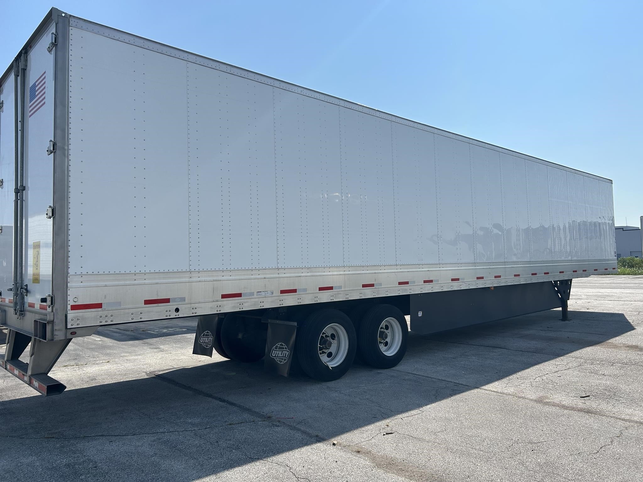 2025 UTILITY 4000D-X 11042038933 2025 UTILITY 4000D-X 11042038933
