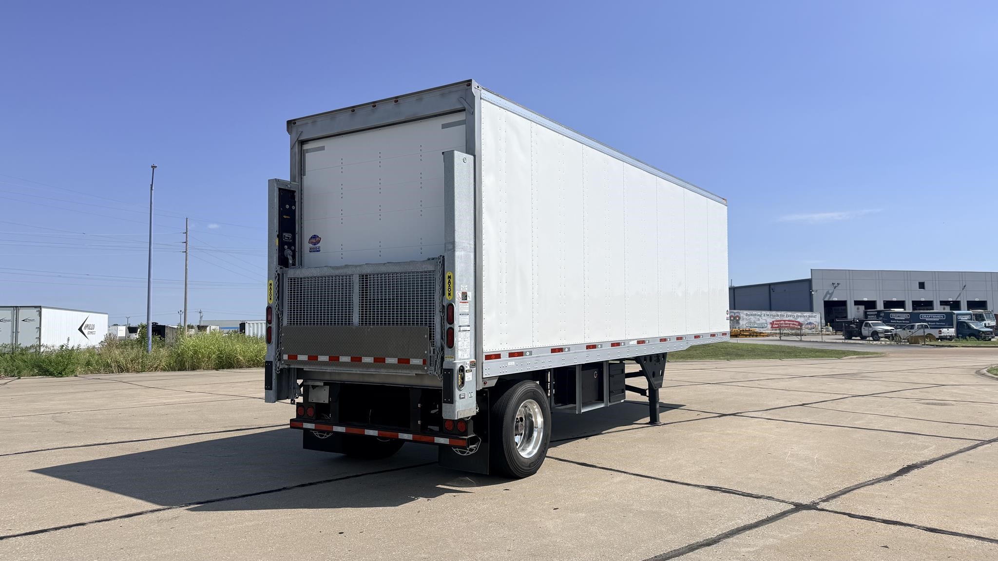 2027 UTILITY 4000D-X 2027 UTILITY 4000D-X - image 1 of 6