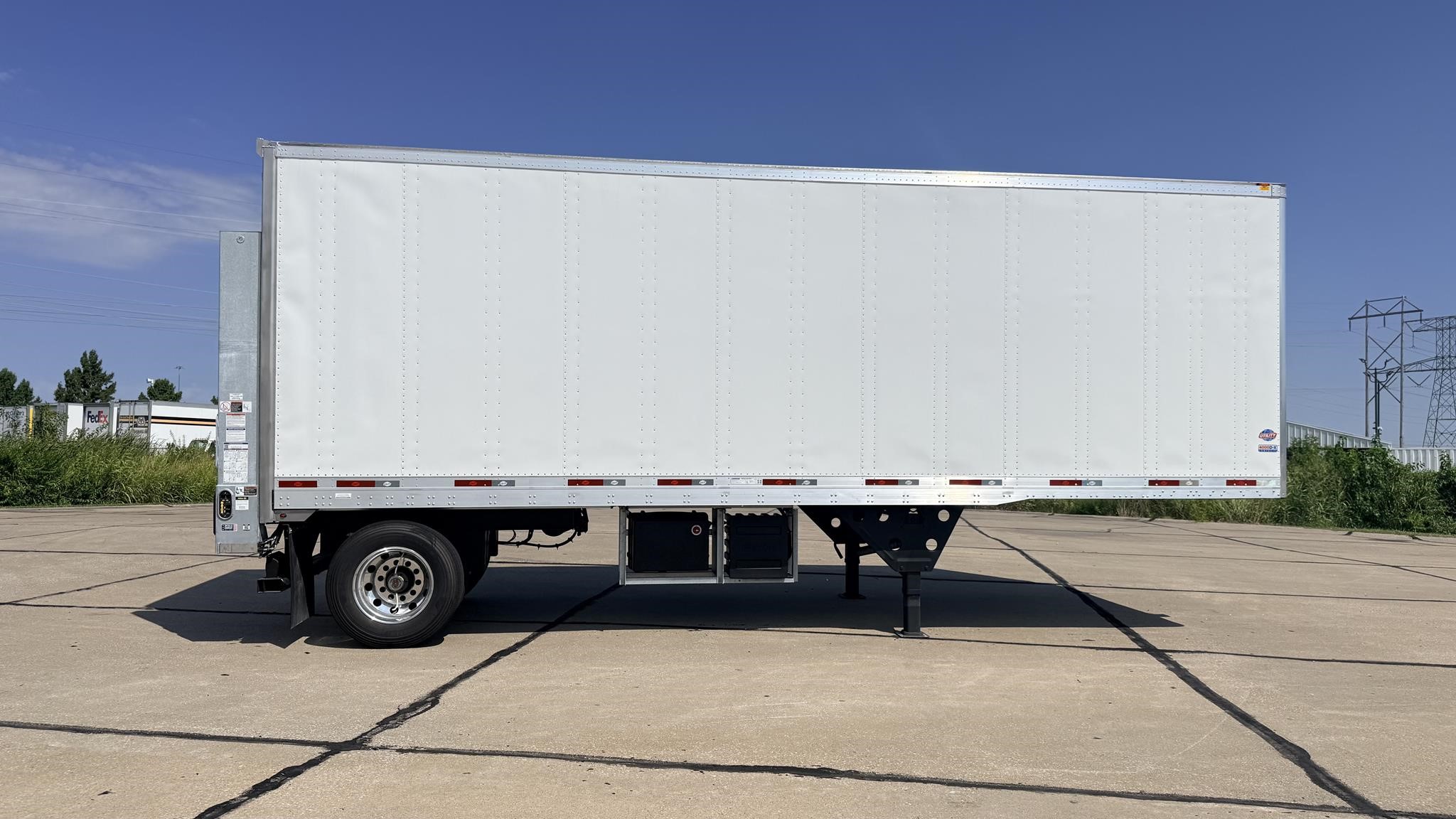 2027 UTILITY 4000D-X 11043305438 2027 UTILITY 4000D-X 11043305438