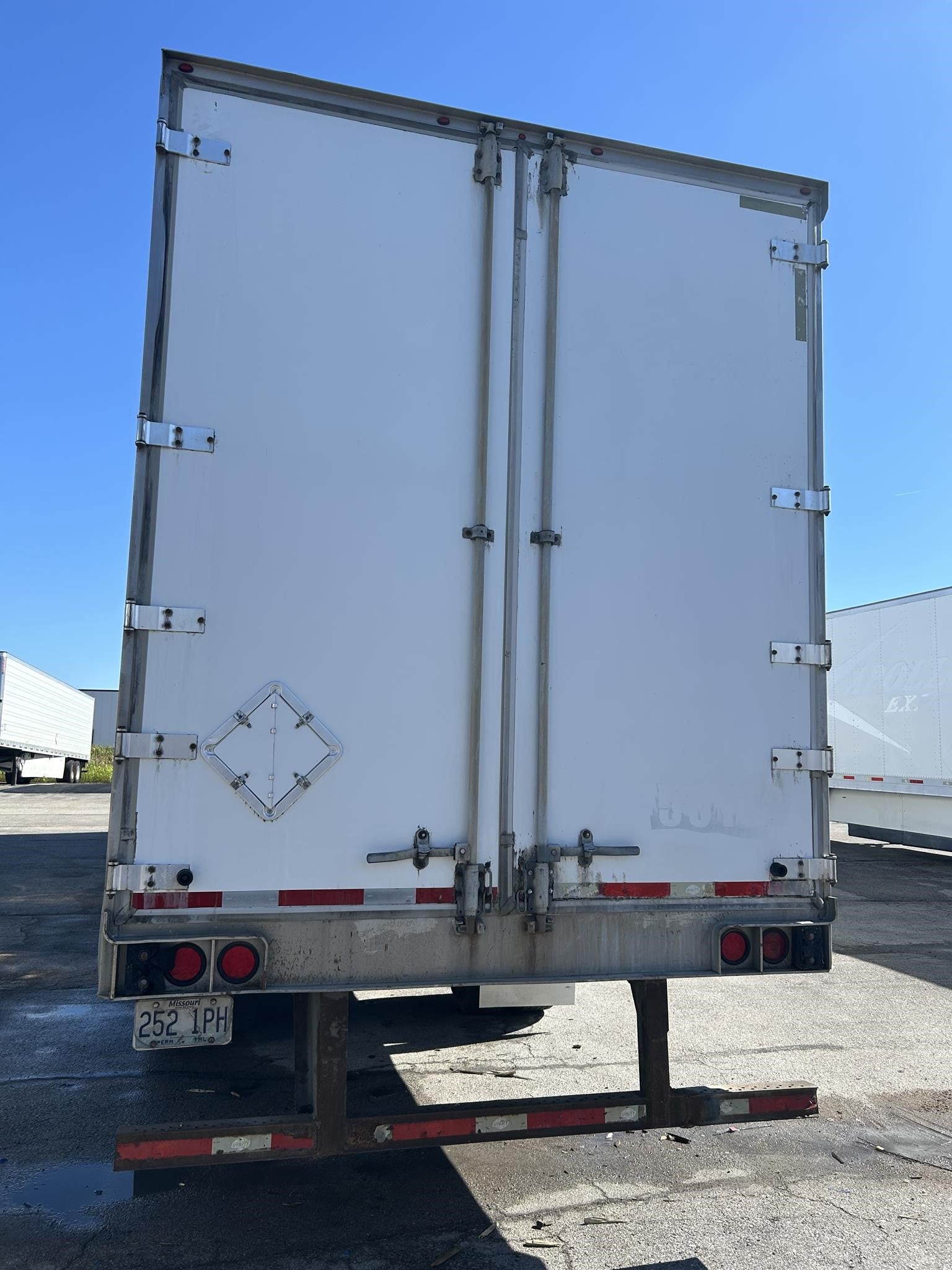 2008 UTILITY 4000D-X 11049878966 2008 UTILITY 4000D-X 11049878966