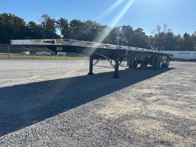2027 UTILITY 4000AE - image 2 of 6