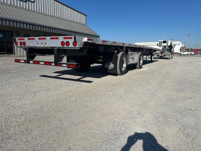 2027 UTILITY 4000AE - image 5 of 6
